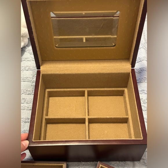 Jewelry Box with Mirror - Picture 5 of 6